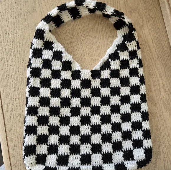Crochet Checker Bag - Picture 1 of 4